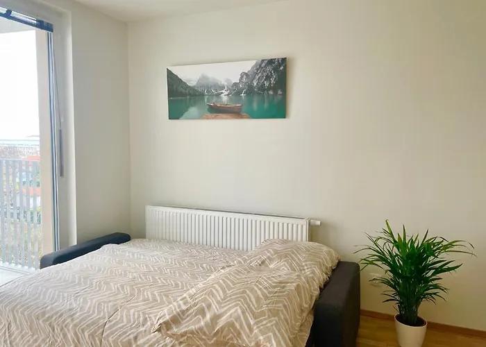 Apartment Bright Modern Flat With Balcony Vienna